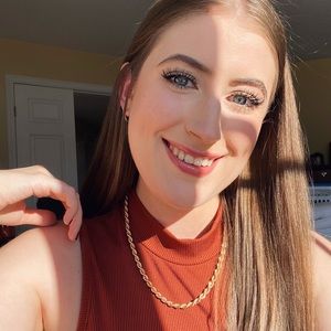 Meet your Posher, Julia